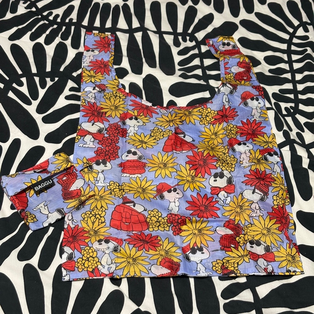 BAGGU PEANUTS Fall Snoopy Reusable Bag 
Used in great condition.